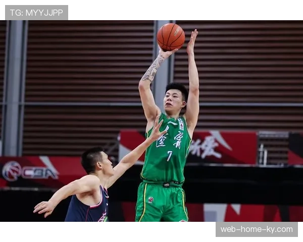 张镇麟加盟上海队提升锋线 季后赛抗压能力仍需考验